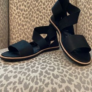 New/tags adorable Sorel genuine leather sandal!